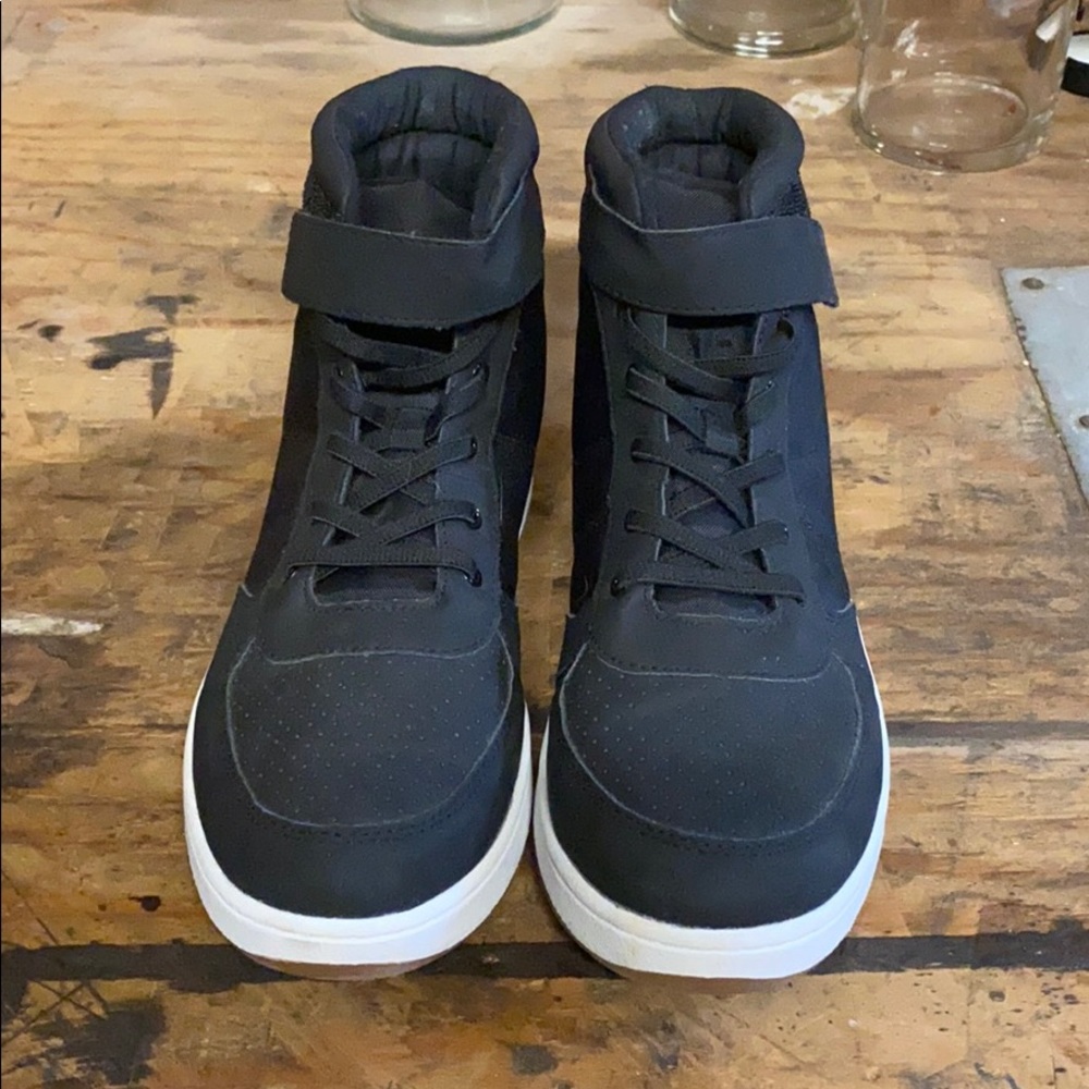Black Sneakers